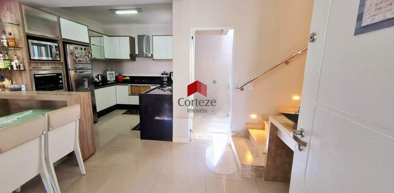 Sobrado à venda, Uberaba - Curitiba/PR
